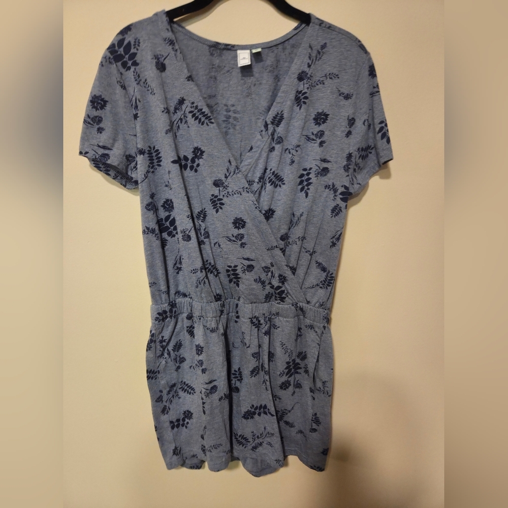 Susina Navy Floral Short Sleeve Romper Size Small - Picture 1 of 3